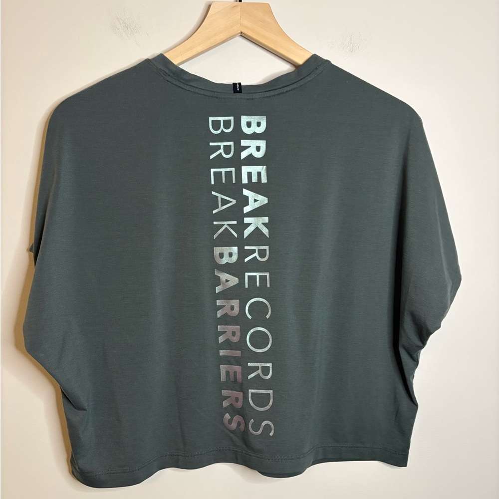 Women’s Athleta x Allyson Felix Break Barriers Crop Tee in gray size XS